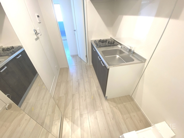 KEIAI RESIDENCE 東大宮のキッチン|2口システムキッチン