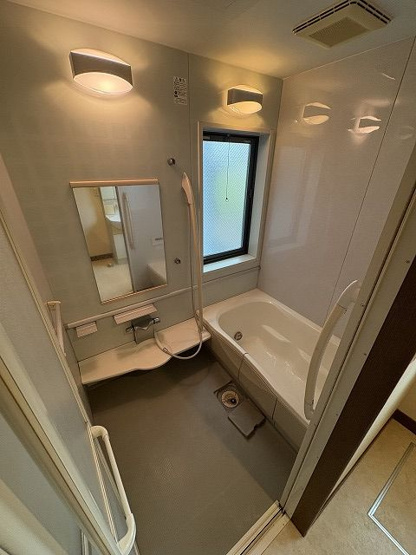 【和室】 | 小倉南区徳力新町2丁目戸建 | 2階和室。広い納戸がついています。