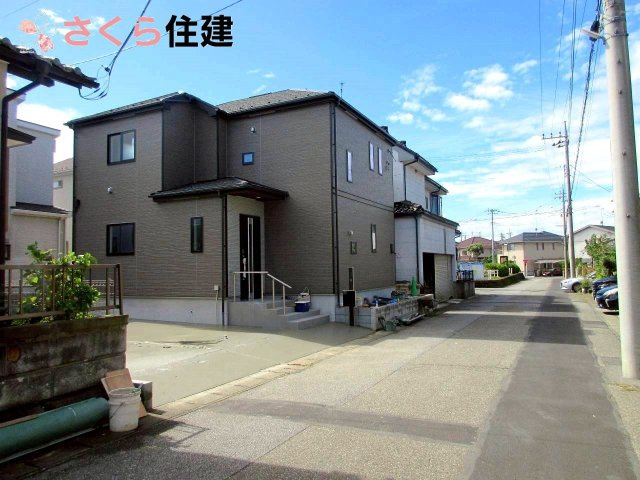 東岡本町1期　Ａ号棟の前面道路含む現地写真|前面道路はゆとりのある6ｍで駐車の際も安心です♪