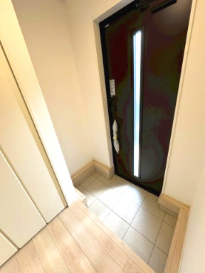 沼津市沢田町第1　新築戸建　全5棟　2号棟　の玄関