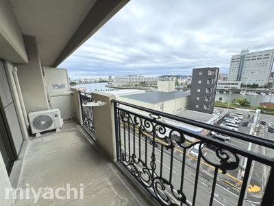 【バルコニー】 | 里見ビル