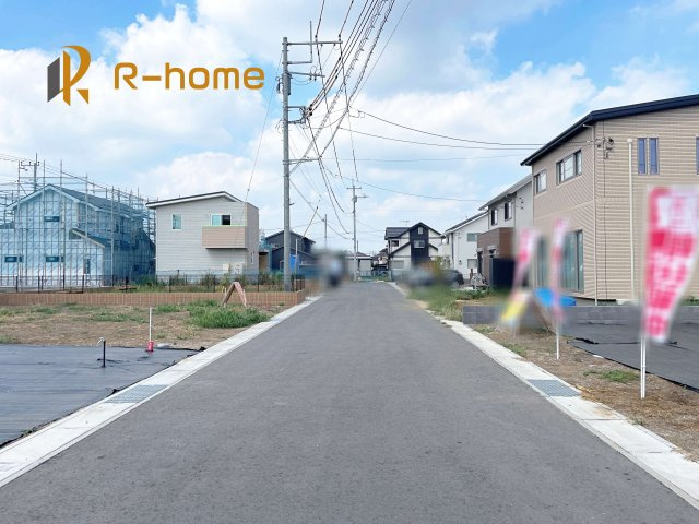 土浦市板谷4丁目25-P1　新築戸建て　12号棟の前面道路含む現地写真|『今から見たい！』大歓迎です♪
お気軽にＲ－ｈomeまでお問い合わせください。