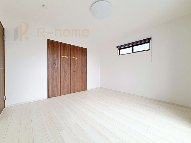 土浦市板谷4丁目25-P1　新築戸建て　12号棟の洋室|全居室6帖以上のゆとりある間取りプラン！収納充実でゆとりの居住スペースを確保♪
