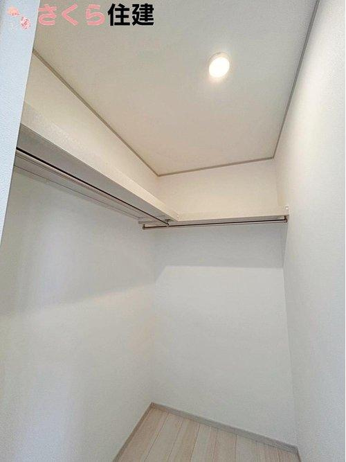 いろどりアイタウン宇都宮市野沢23-P1　6号棟の収納|2Fにはウオークインクローゼットがあり洋服や荷物をたくさん収納出来ます♪で