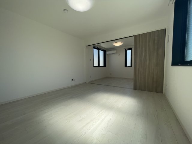 ルオーレ上北沢駅前の居間・リビング|ゆったりとしたリビングです