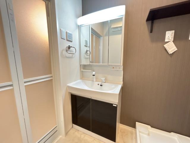 チャーム・ツートンBの洗面所|洗髪洗面化粧台