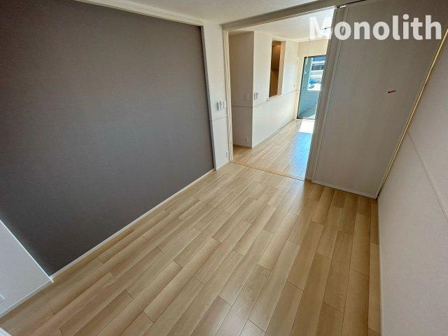 ロンガヴィータ和泉Ⅱの洋室