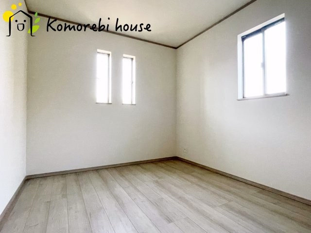 北本市宮内　2期　新築一戸建て　ハートフルタウン　Bの子供部屋|自然光が心地よく入る子ども部屋は、学習・遊び・睡眠をしっかり支える快適環境。シンプル設計でレイアウトも変えやすく、成長に合わせて長く使える利便性の高い一室です。