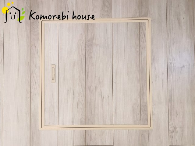 北本市宮内　2期　新築一戸建て　ハートフルタウン　Bの収納|普段はしまっておきたい非常食や季節家電を、足元にすっきり収納。生活動線を邪魔せず、いざという時サッと取り出せる頼れる床下収納です。