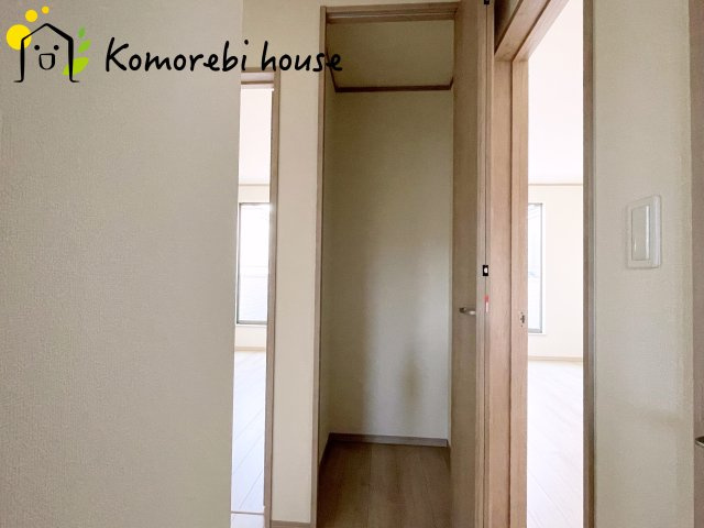 北本市宮内　2期　新築一戸建て　ハートフルタウン　Bの収納|廊下収納スペースは整理整頓が簡単で見た目もすっきり。自分だけの収納空間を自由にアレンジできます。