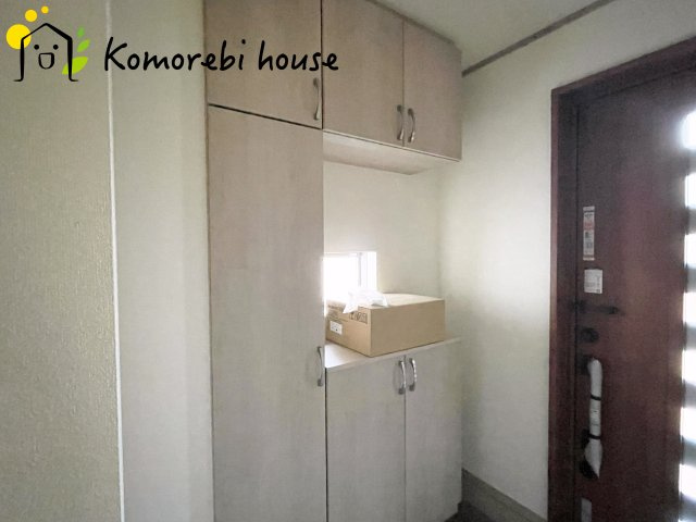 北本市宮内　2期　新築一戸建て　ハートフルタウン　Bの玄関|明るく使いやすい玄関で、家族の生活をスムーズに。収納や導線も配慮された万能空間です。