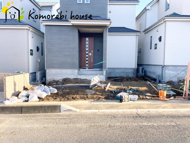 北本市宮内　2期　新築一戸建て　ハートフルタウン　Bの駐車場|車2台をゆったり駐車できる広さを確保。ご夫婦で車を所有する方にもうれしい間取りです。