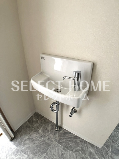 【独立洗面台】 | コーポいちかわ | 朝の支度にも助かる、独立の洗髪洗面化粧台