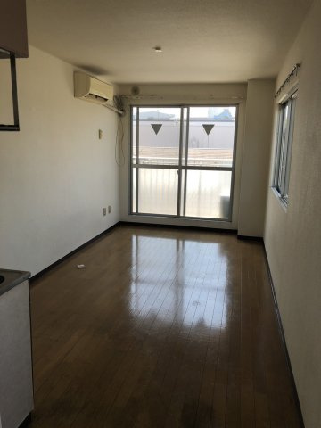 石原マンション（三山）の居間・リビング|ゆったり過ごせるリビングです