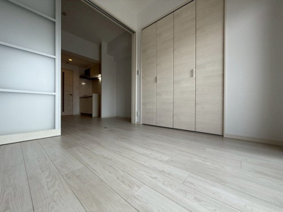 【洋室】 | Alivis北梅田