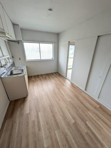 ヴィラナリー上越Ⅱの居間・リビング