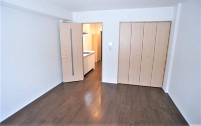 【居間・リビング】 | グランメゾン阿佐ヶ谷 | 8.5帖のきれいな洋室。