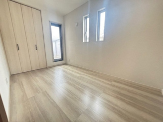 【洋室】 | 安佐南区上安2（AL上安駅）全3棟　NO2 | 2階　洋室×4　収納付きでお部屋がスッキリ広く使えます。
