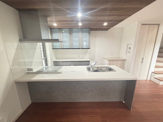 【浴室】 | 安佐南区上安2（AL上安駅）全3棟　NO2 | ゆったりした浴槽は、足を伸ばしてゆったり湯船につかることができます。
浴室暖房乾燥機付き☆