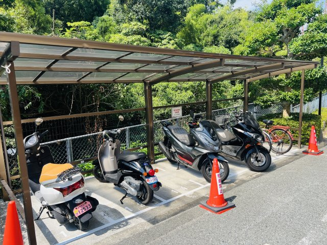 万葉ハイツ舞子の駐輪場