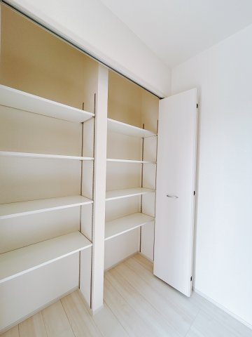 【新築戸建】第5高崎寺尾の収納|■玄関（1号棟）｜増えていくご家族の靴もしっかり収納できます♪