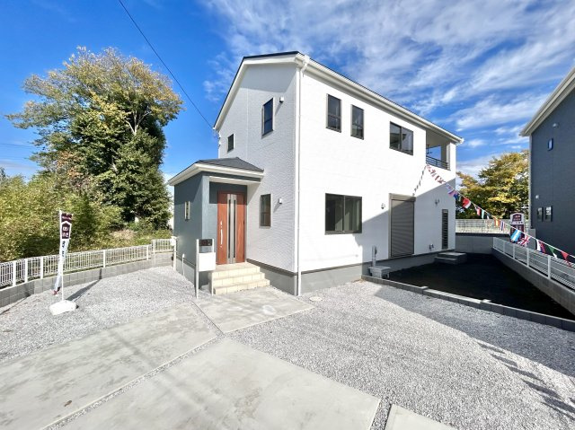 【新築戸建】第5高崎寺尾の外観|■外観（1号棟）｜陽だまりのリビング、家事らくキッチンのお家、ついに完成！永く住むほどに愛着を深める、味わい豊かなデザインです。完成したばかりの新築を、一度ご覧になってみませんか？