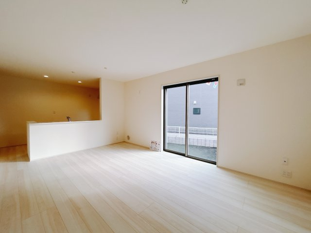 【新築戸建】第5高崎寺尾の居間・リビング|■リビング（1号棟）｜毎日の家族とのご飯も大切に、充実できるようオシャレなダイニングキッチンをご用意しました♪より家族との絆も深まります＾＾