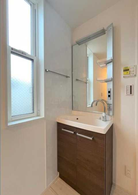 Chocolat maison　築浅　駅近　浴室乾燥機　の洗面所