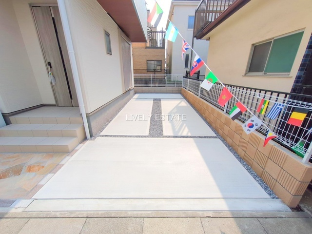 越谷市宮本町5丁目 新築分譲住宅の駐車場