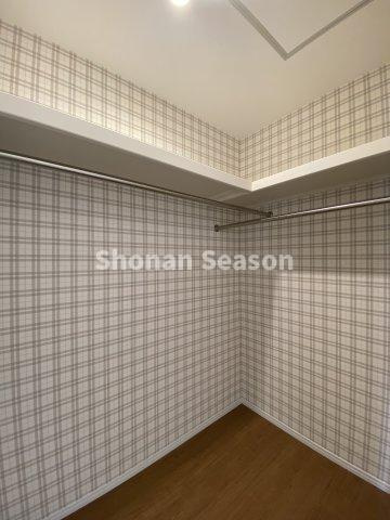 【収納】 | メイン居室には大容量「WIC」を完備◎
季節物の収納にも一役買ってくれますよ♪