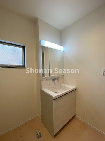 【独立洗面台】 | 収納・機能性に優れた独立洗面台をご用意しました♪