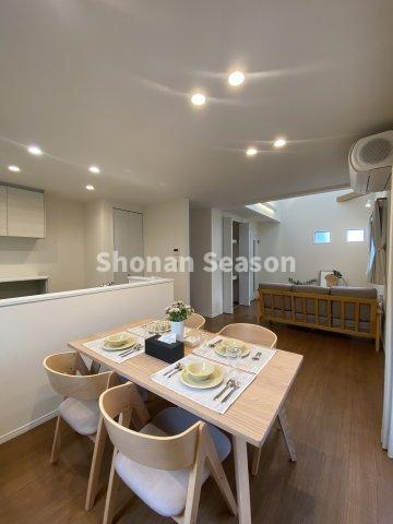 【キッチン】 | キッチンはカウンター付きなので、配膳＆後片付けもスムーズです♪