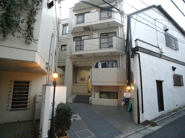 カルクス白山の外観