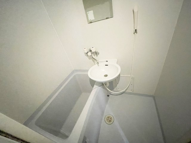 レオパレス住吉の浴室