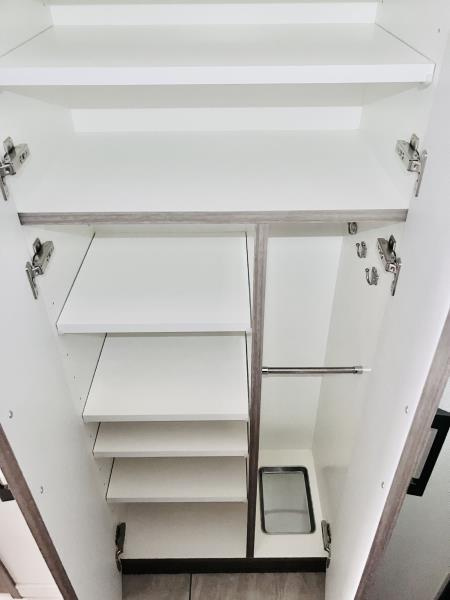 Ｄ’ｓ　ＶＡＲＩＥ三ノ輪レジデンスの居間・リビング