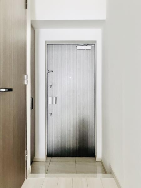 Ｄ’ｓ　ＶＡＲＩＥ三ノ輪レジデンスの玄関