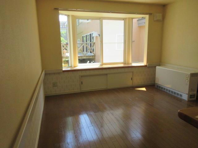 リバー1233の居間・リビング