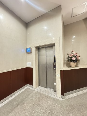 ライオンズマンションみなと元町のロビー