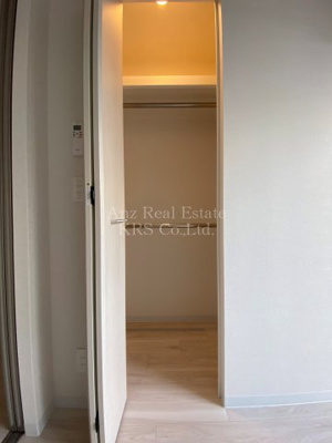 【収納】 | アーバネックス京町堀 | 収納力に優れたウォークインクローゼットを完備！