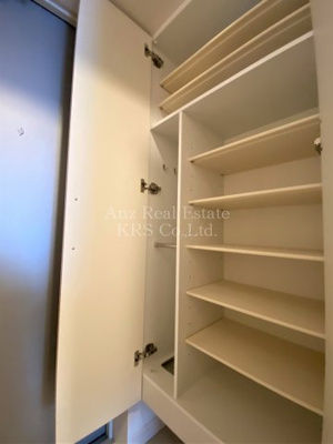 【設備】 | アーバネックス京町堀 | ブーツを楽に収納、傘用収納スペースも備えたシューズボックス！