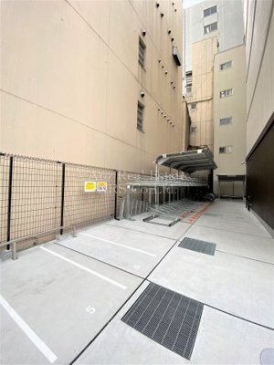 【その他】 | アーバネックス京町堀 | 敷地内には便利なバイク置場があります！ 