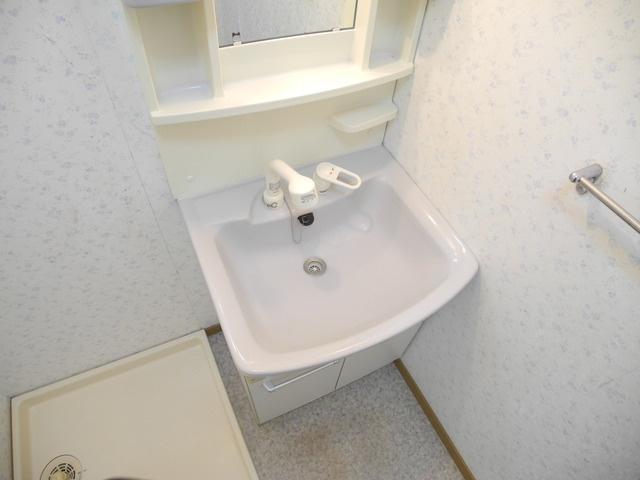 ルネス・トウワの洗面所|※室内画像は別号室のもの