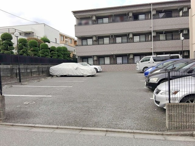 プランドール（山久保1丁目）の駐車場