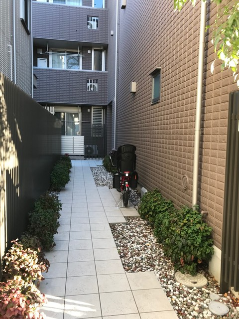 Amorのエントランス|★キレイなアプローチ★