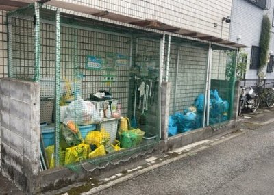 【設備】 | メゾン・ド・ノア元横山 | 共有部分は、住民なら誰もが使える設備のこと。例えば駐車場やエレベーター、インターネット設備、セキュリティ設備などがあります。他にも、マンションの廊下・外部階段やエントランス・ゴミ置き場などがあります。