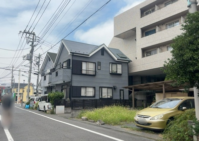 【外観】 | メゾン・ド・ノア元横山 | 外観はマンション管理がされているかの目安になります。築年数が古いと、壁面は劣化してひび割れが生じることも！建物が古びていても細かいところが修繕されていると、きちんと管理されているなぁと感じるでしょう。