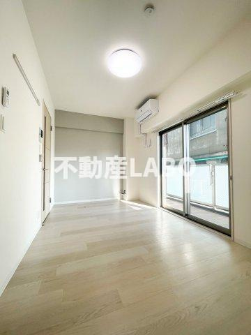 グランエクラドーム前の居間・リビング