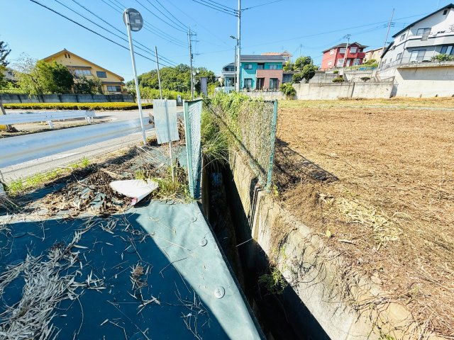 東松山市大字松山　土地282坪の外観|南側の水路