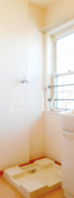 【設備】 | フィオーレ | 室内洗濯機置き場です。