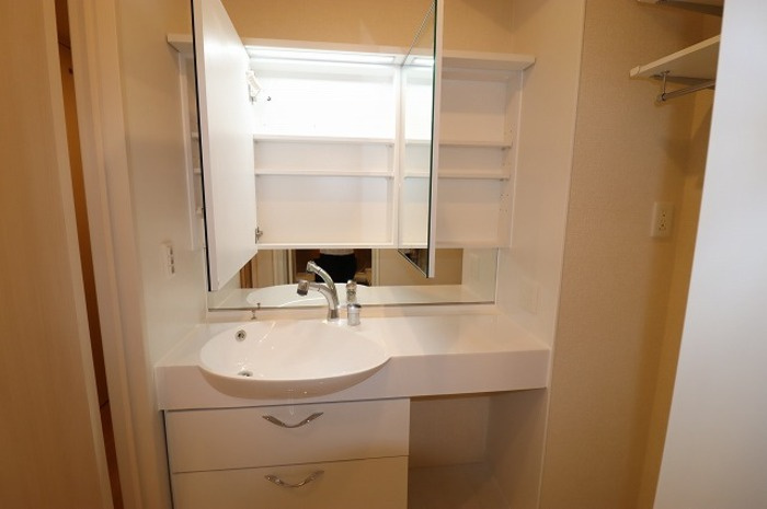 コンフォート リリィの独立洗面台|洗髪洗面化粧台